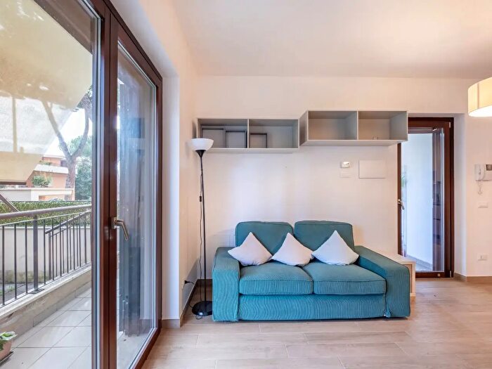 Appartamento bilocale in vendita in Via Leonida Rech, Roma