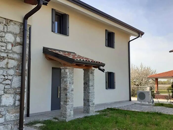 Appartamento con 6 locali in affitto in Aiello Del Friuli