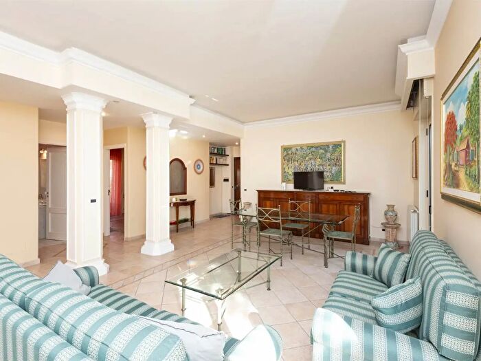 Appartamento con 5 locali in vendita in Via Seminara, Gravina Di Catania