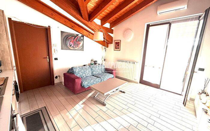 Appartamento bilocale in vendita in Via Giacomo Manzu, Brignano Gera DAdda