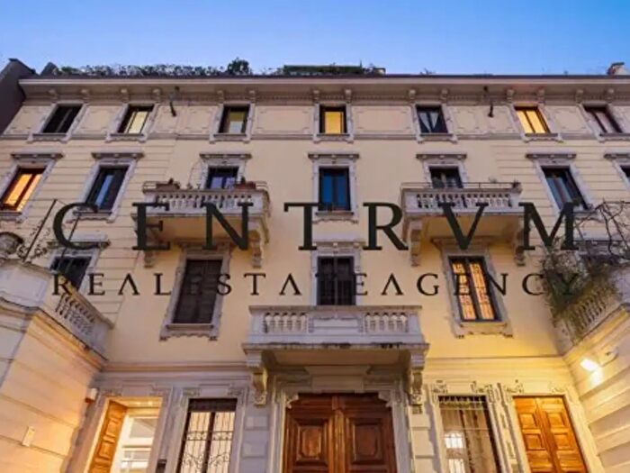 Appartamento quadrilocale in vendita in Via Lodovico Mancini, Milano