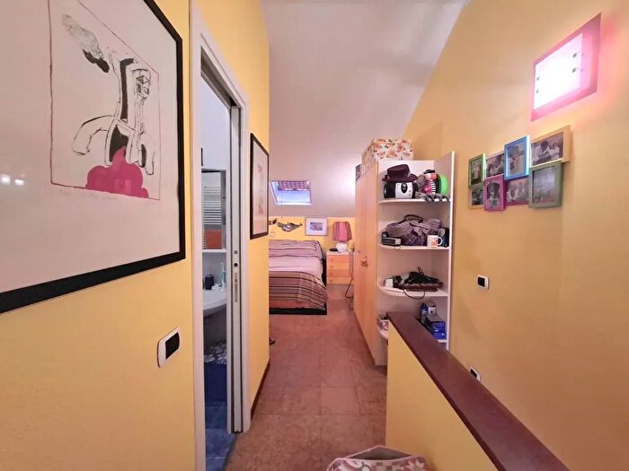 Appartamento trilocale in vendita in Via Toti, Loano