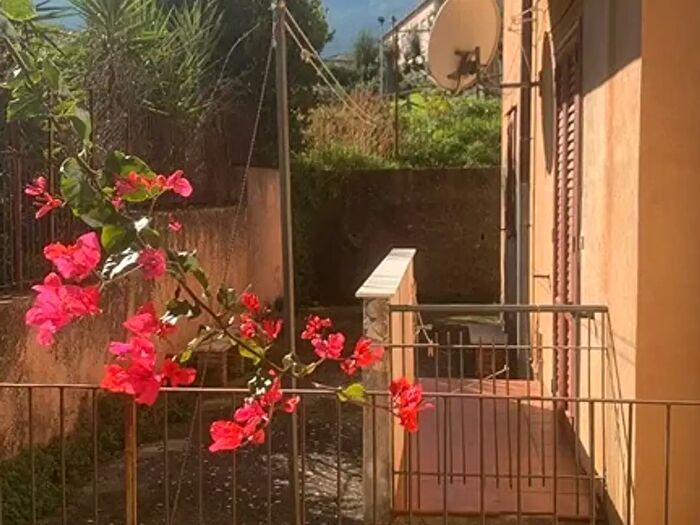 Appartamento con 5 locali in vendita in Via Mazzini, Castelbuono