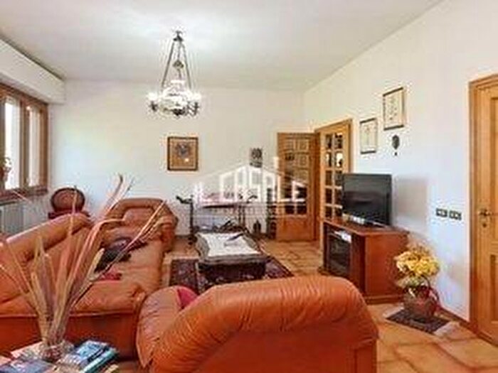 Appartamento con 6 locali in vendita in Via Giuseppe Garibaldi, Rignano SullArno