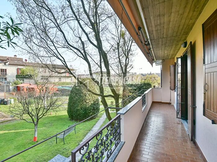 Appartamento quadrilocale in affitto in Via Nicolò Tommaseo, Erba