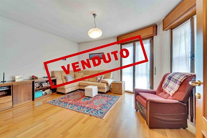 Casa quadrilocale in vendita in Via Scogli, Gordona