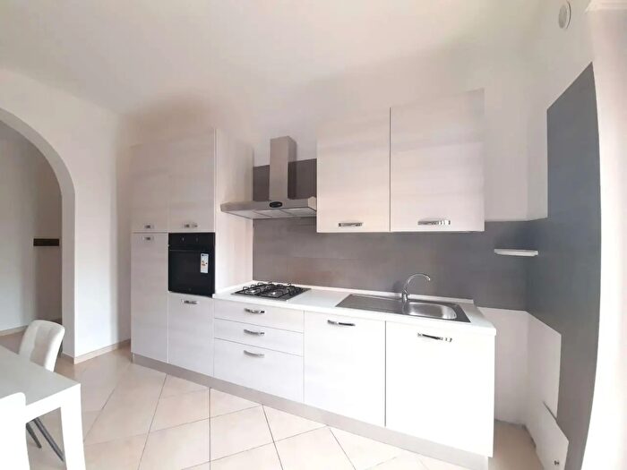 Appartamento con 5 locali in affitto in Via Campi, Alessandria