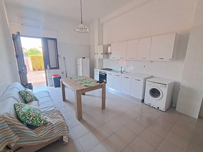 Appartamento quadrilocale in affitto in Viale delle Sirene, Centro, Sellia Marina