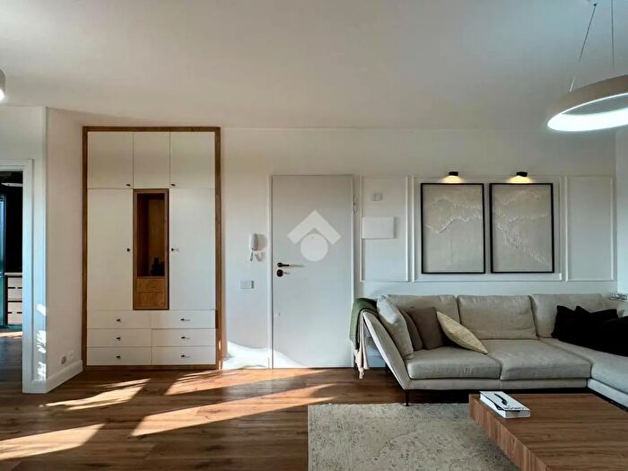 Appartamento trilocale in vendita in Via II Giugno, Buccinasco