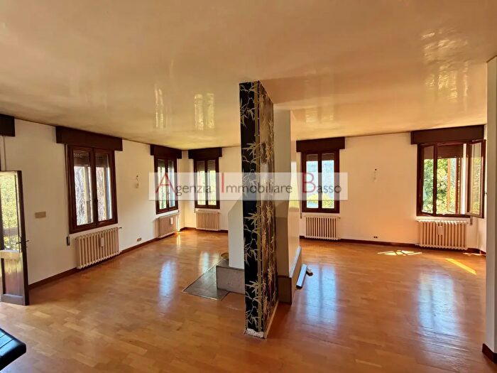 Casa con 5 locali in vendita in Via Monte Asolone, Padova