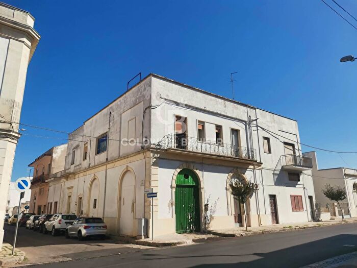 Appartamento quadrilocale in vendita in Via Gradisca, Cutrofiano