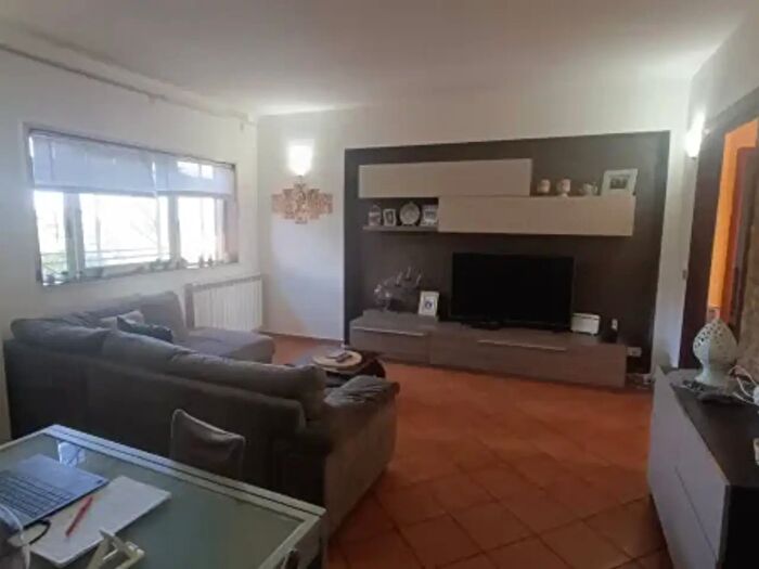 Appartamento quadrilocale in vendita in Via Michele Federico Sciacca, Giarre