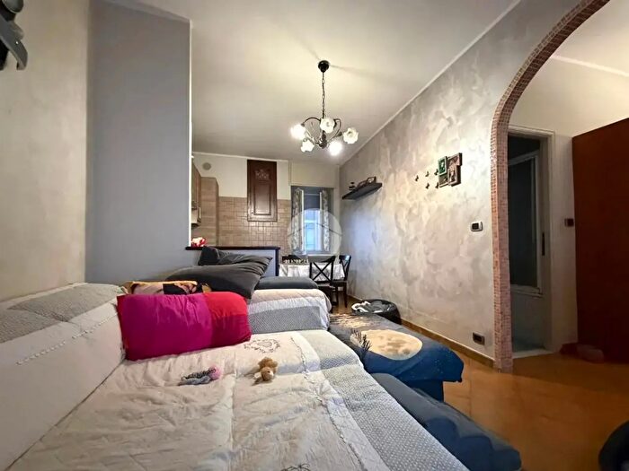 Appartamento trilocale in vendita in Via Monviso, None