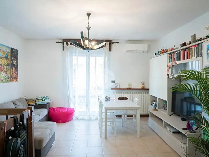 Appartamento quadrilocale in vendita in Via Fratelli Sforzi, Curtatone