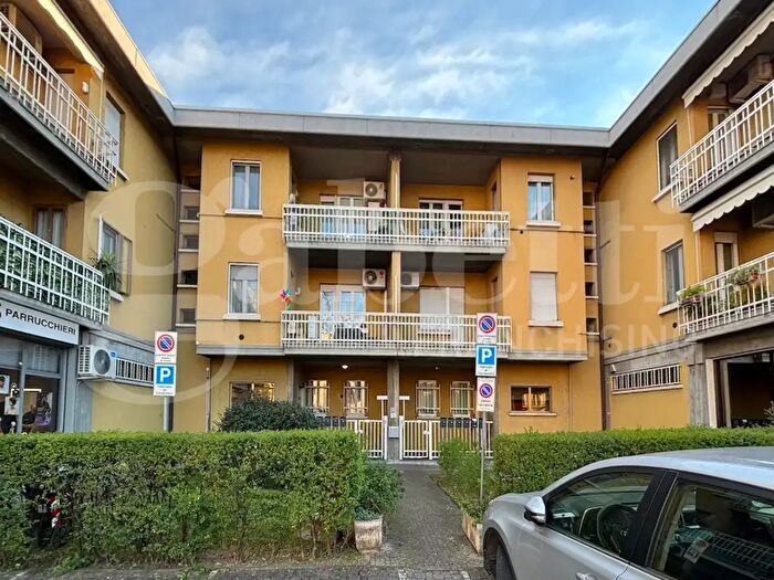 Appartamento trilocale in vendita in Via Emilia Est, Parma