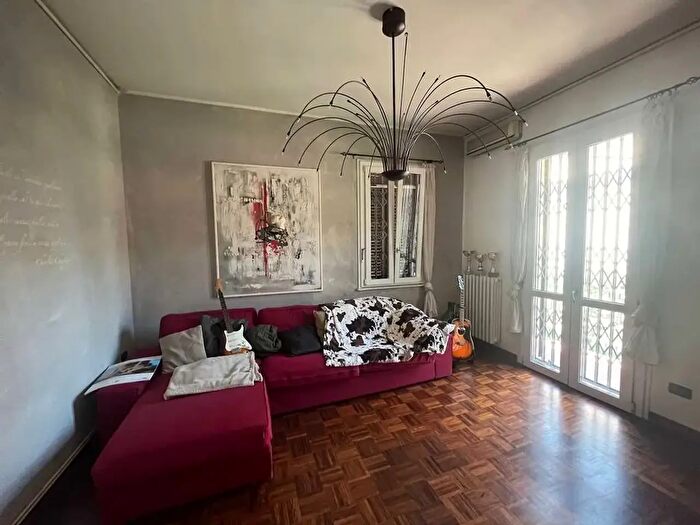 Appartamento con 5 locali in vendita in Modena