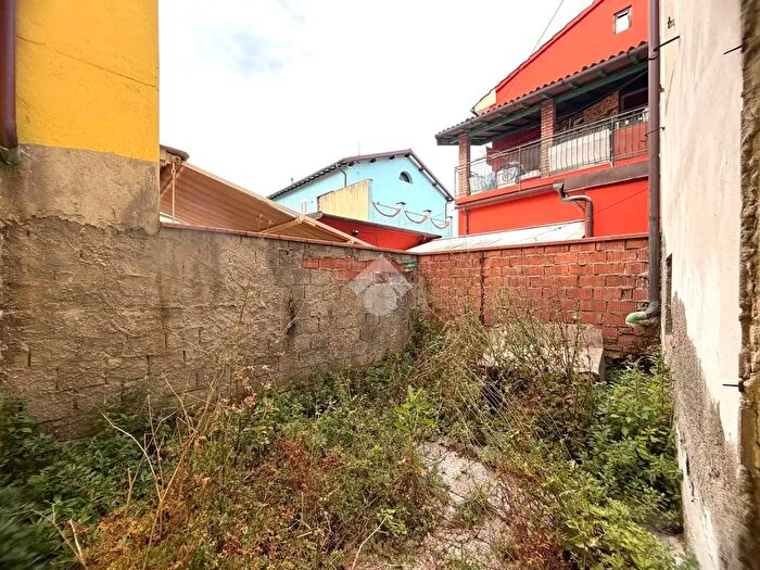 Casa con 6 locali in vendita in Via G Pascoli, Montecatini Terme