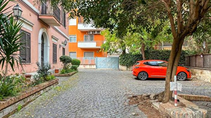 Appartamento con 5 locali in vendita in Via del Casale di San Pio V, Roma