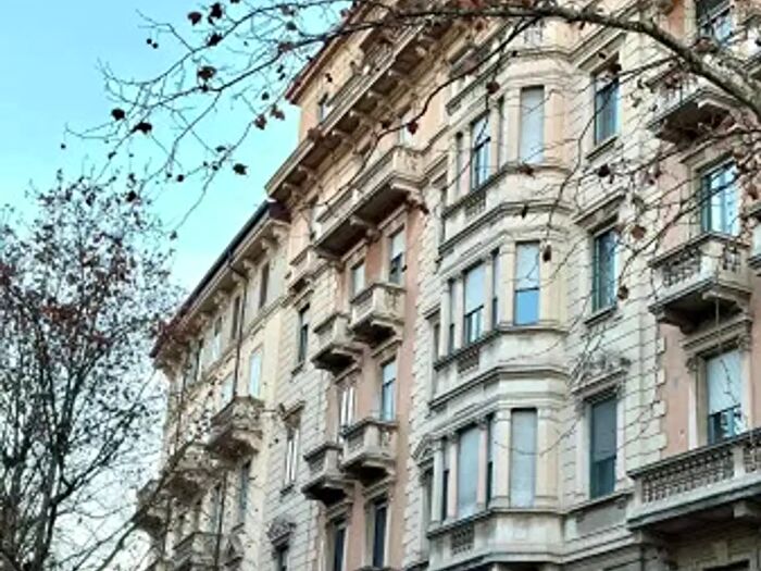 Appartamento con 5 locali in vendita in Milano
