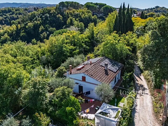 Casa quadrilocale in vendita in Viale delle Terme, Casciana Terme Lari