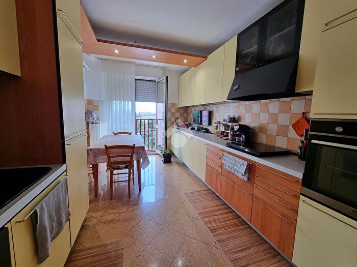 Appartamento con 5 locali in vendita in Via Marchesi, Milano