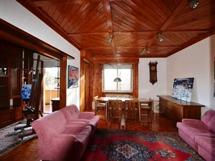 Appartamento quadrilocale in vendita in Via Pollone, Biella