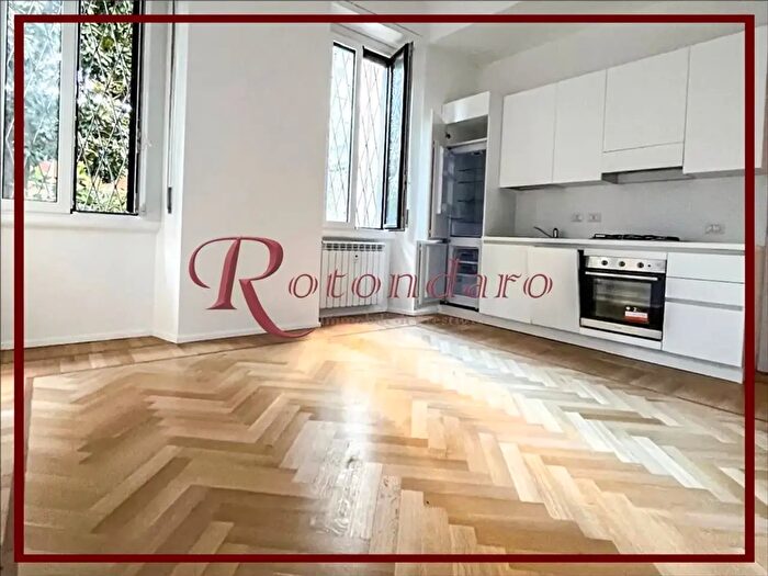 Appartamento monolocale in affitto in Via Sardegna, Milano