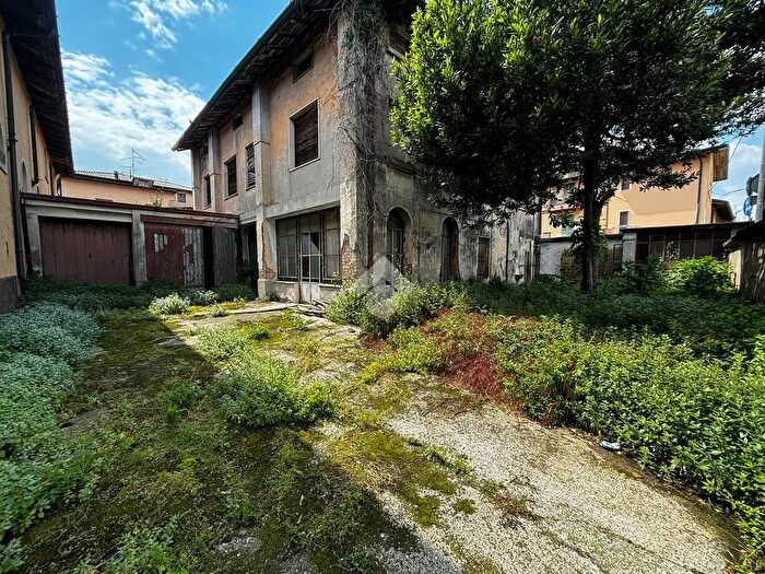 Casa con 6 locali in vendita in Via Marconi, Fontanella