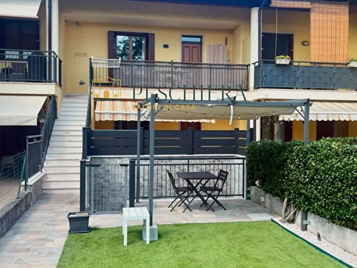 Appartamento quadrilocale in vendita in Vicolo Belluno, Valeggio Sul Mincio