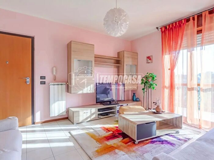 Appartamento trilocale in vendita in Via Sandro Pertini, Cardano Al Campo