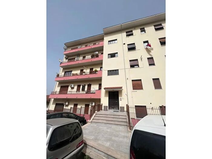 Appartamento trilocale in vendita in Via Tommaso Arnoni Snc, Cosenza