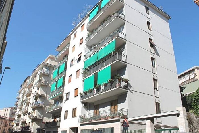 Appartamento con 5 locali in affitto in VIA FRANCESCO CRISPI, Carmine, Salerno