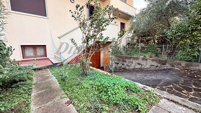 Casa con 5 locali in vendita in Via C Pascarella, Rosignano Marittimo