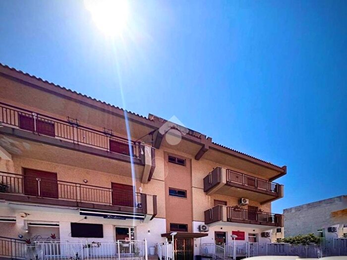 Appartamento quadrilocale in affitto in Via Polibio, Partanna, Palermo