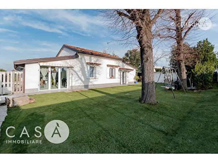 Casa trilocale in vendita in Via Emilia, Bertinoro