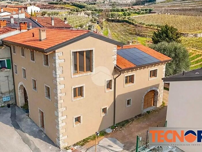 Casa con 8 locali in vendita in Via Vigolo, Negrar