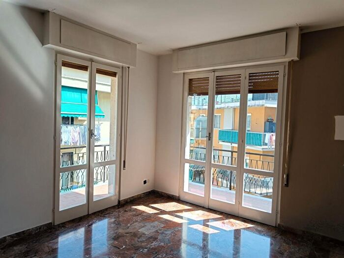 Appartamento trilocale in vendita in Via San Damiano, Rapallo