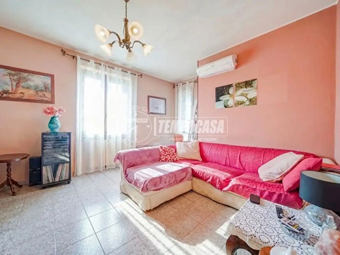 Appartamento trilocale in vendita in Via XXV Aprile, Oggiona Con Santo Stefano