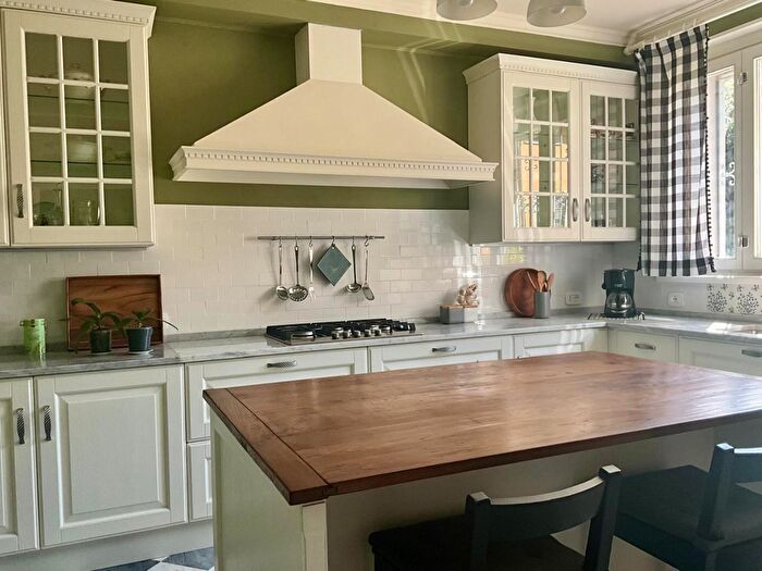 Casa quadrilocale in vendita in Seravezza