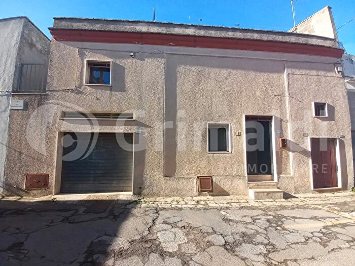 Casa trilocale in vendita in Via Raimondello Orsini, Ugento