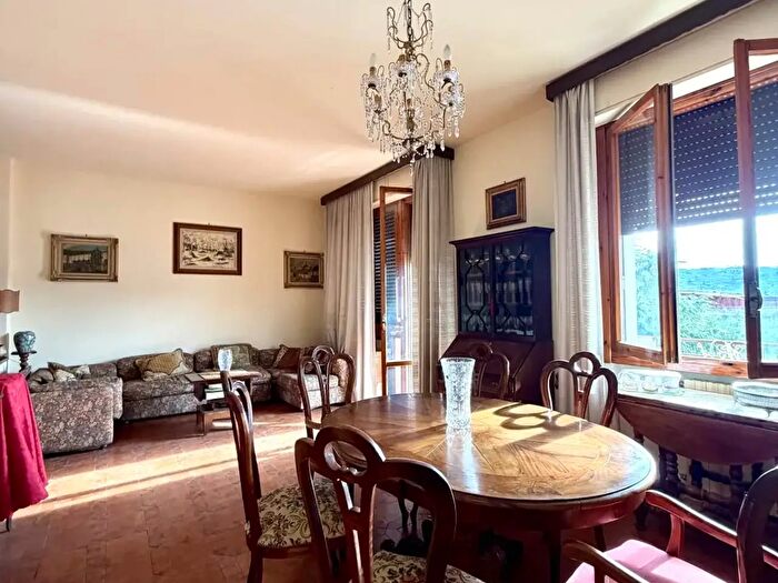 Appartamento con 5 locali in vendita in Via Respighi, Scandicci