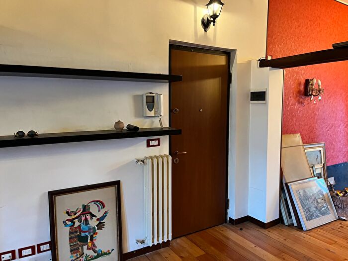 Appartamento bilocale in vendita in Via Val Bregaglia, Milano