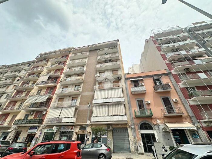 Appartamento trilocale in vendita in Viale Japigia, Bari