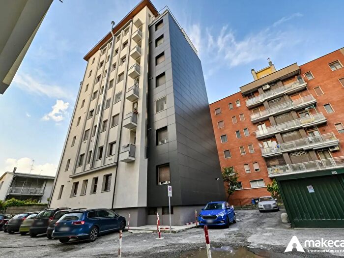 Appartamento trilocale in vendita in Via Castellini, Melegnano