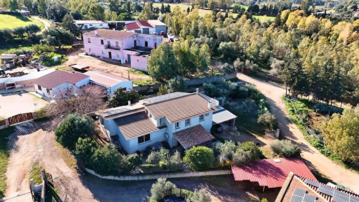 Casa con 10 locali in vendita in Siniscola