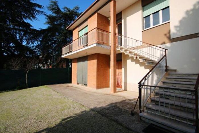 Appartamento con 6 locali in vendita in Via Luglio, Montecassiano