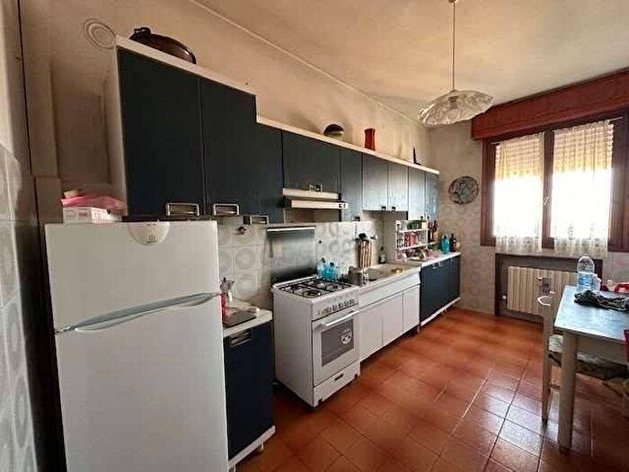 Appartamento con 6 locali in affitto in via newton, Villaggio Giardino, Modena
