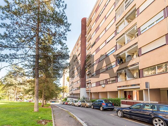 Appartamento con 5 locali in vendita in Via Clemente Rebora, Roma
