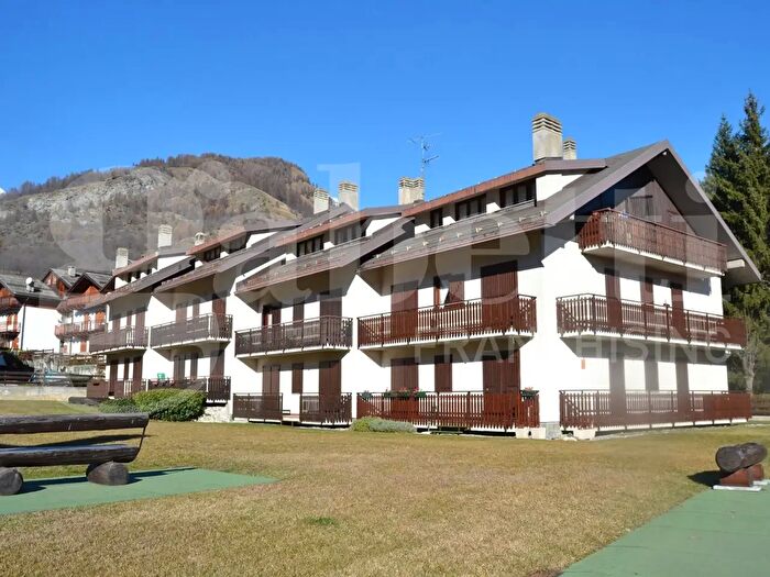 Appartamento trilocale in affitto in Via La Rho, Bardonecchia