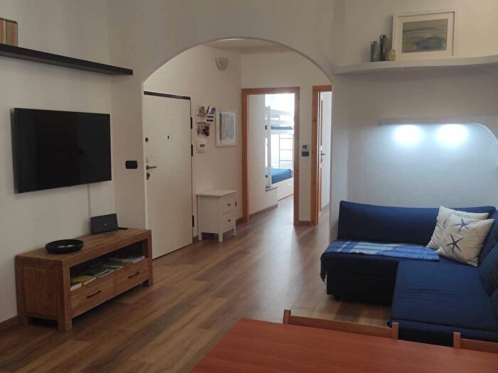 Appartamento trilocale in affitto in Via Nazionale, Centro, Sestri Levante